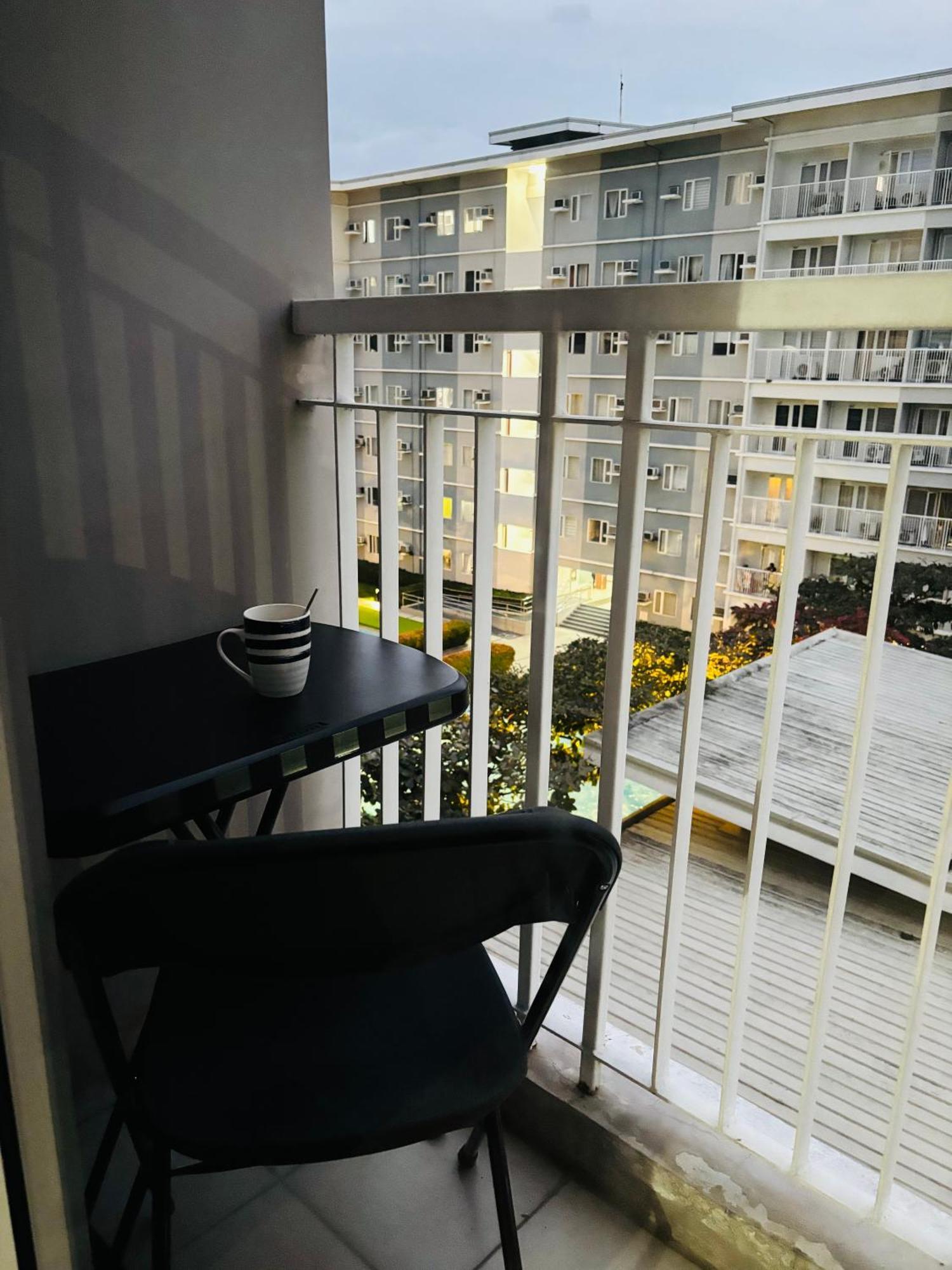 Trees Residences - Tower 11 1Br With Balcony Маніла Екстер'єр фото